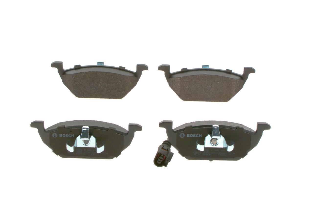 BOSCH BREMSSCHEIBEN + BELÄGE VORNE + HINTEN passend für VW GOLF 5 6 AUDI A3 LEON